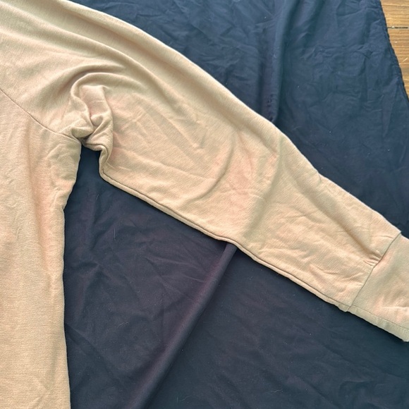 Workshop Republic Clothing Tan V-Neck Top women’s xl - Picture 11 of 14